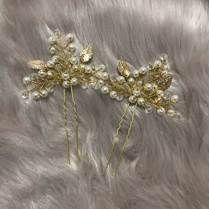 3/ $25 Gold hair pin